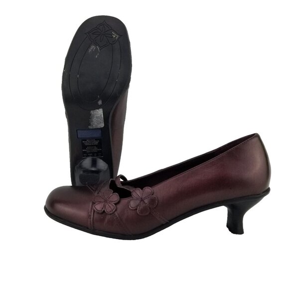 ✅Kenneth Cole Reaction Leather Kitten Heels Womens 8 Flower Accent Red/Black - Picture 2 of 10